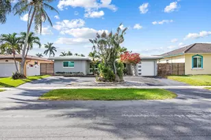 300 SE 10th St, Pompano Beach, FL 33060 - Photo 4