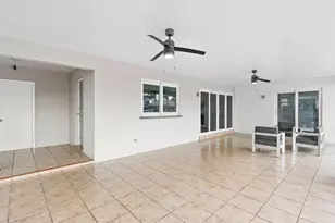 300 SE 10th St, Pompano Beach, FL 33060 - Photo 24