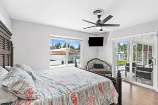 300 SE 10th St, Pompano Beach, FL 33060 - Photo 16