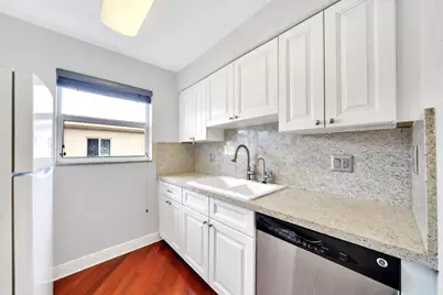 2701 Middle River Drive #11, Fort Lauderdale, FL 33306 - Photo 4