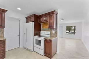 105 NW 7th Ct, Deerfield Beach, FL 33441 - Photo 4