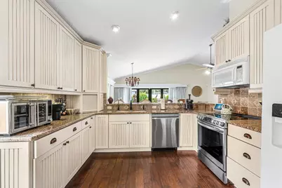 2530 La Lique Circle, Palm Beach Gardens, FL 33410 - Photo 12