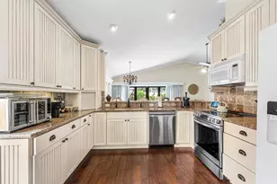 2530 La Lique Cir, Palm Beach Gardens, FL 33410 - Photo 12