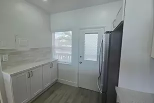 18555 NE 14th Ave, Miami, FL 33179 - Photo 6
