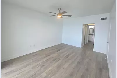 18555 NE 14th Avenue #709, Miami, FL 33179 - Photo 20