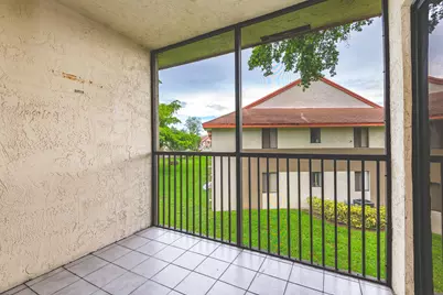 5590 Courtyard Drive, Margate, FL 33063 - Photo 16