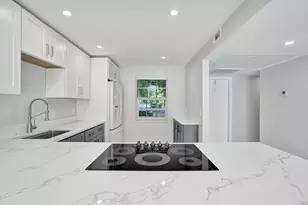 575 Oaks Ln, Pompano Beach, FL 33069 - Photo 14