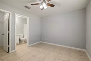 241 12th St SW, Vero Beach, FL 32962 - Photo 16