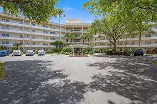 3800 Oaks Clubhouse Dr, Pompano Beach, FL 33069 - Photo 1