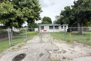 1421 NW Avenue D, Belle Glade, FL 33430 - Photo 4