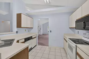 117 Hammocks Ct, Greenacres, FL 33413 - Photo 6