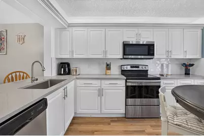 5560 Fairway Park Drive #103, Boynton Beach, FL 33437 - Photo 8