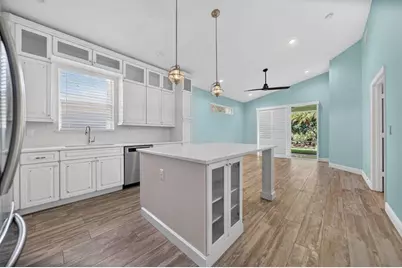 1559 SE Tidewater Place, Stuart, FL 34997 - Photo 6