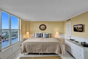 1050 Hillsboro Mile, Hillsboro Beach, FL 33062 - Photo 10
