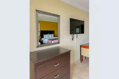 19201 Collins Avenue #1034, Sunny Isles Beach, FL 33160 - Photo 4