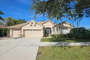 909 SW Lake Charles Cir, Port Saint Lucie, FL 34986 - Photo 2