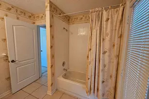 909 SW Lake Charles Cir, Port Saint Lucie, FL 34986 - Photo 20