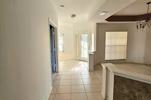 909 SW Lake Charles Cir, Port Saint Lucie, FL 34986 - Photo 10