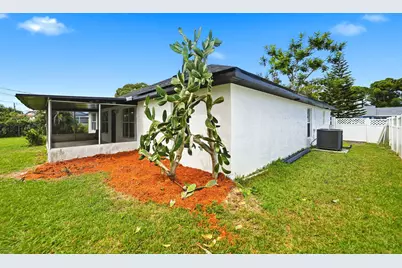 942 SW John Maccormack Terrace, Port Saint Lucie, FL 34953 - Photo 6