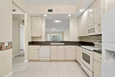 19 Harbour Isle Drive W #201, Fort Pierce, FL 34949 - Photo 2