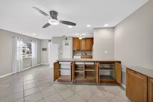 221 Coventry J, West Palm Beach, FL 33417 - Photo 8