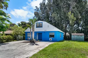 3162 SE Hawthorne St, Stuart, FL 34997 - Photo 2