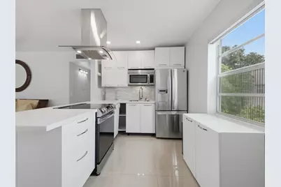 471 Capri J, Delray Beach, FL 33484 - Photo 2