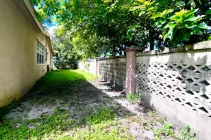 3999 NW 36th St, Lauderdale Lakes, FL 33309 - Photo 24