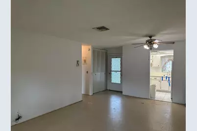 2751 Ashley Drive E #D, West Palm Beach, FL 33415 - Photo 6