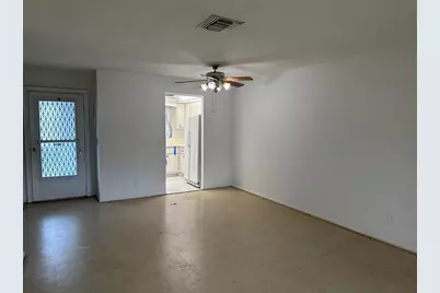 2751 Ashley Drive E #D, West Palm Beach, FL 33415 - Photo 4