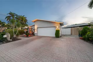 2108 NE 24th St, Wilton Manors, FL 33305 - Photo 88