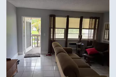 18 Markham A, Deerfield Beach, FL 33442 - Photo 4