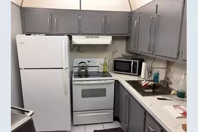 18 Markham A, Deerfield Beach, FL 33442 - Photo 8