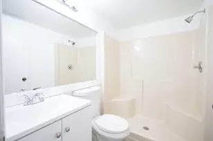 73 Springdale Cir, Palm Springs, FL 33461 - Photo 10