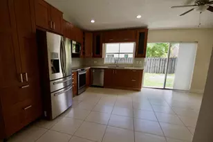 9471 NW 52nd St, Sunrise, FL 33351 - Photo 14