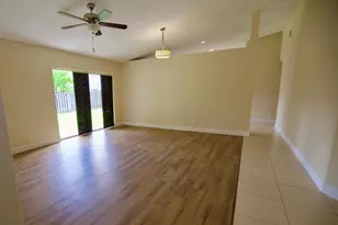 9471 NW 52nd St, Sunrise, FL 33351 - Photo 10