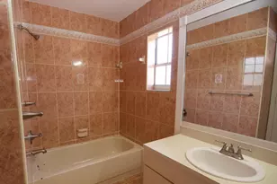 9471 NW 52nd St, Sunrise, FL 33351 - Photo 4