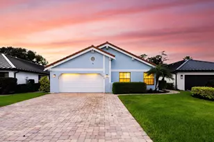 21452 Bridgeview Dr, Boca Raton, FL 33428 - Photo 2