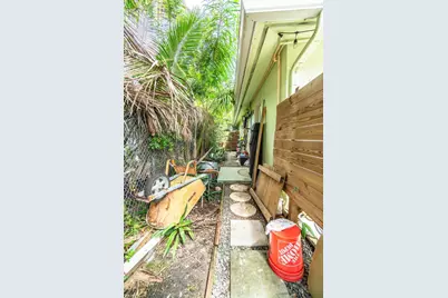 218 NE 2nd Place, Dania Beach, FL 33004 - Photo 18