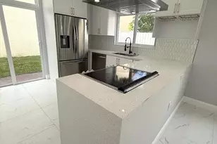 3705 Valais Dr, Hollywood, FL 33021 - Photo 4