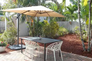 832 Biscayne Dr, West Palm Beach, FL 33401 - Photo 6