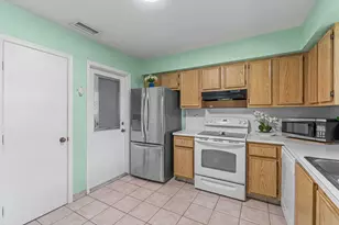 9825 Walnut Tree Way, Boynton Beach, FL 33436 - Photo 10