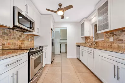 2142 NE 17th Avenue, Wilton Manors, FL 33305 - Photo 4