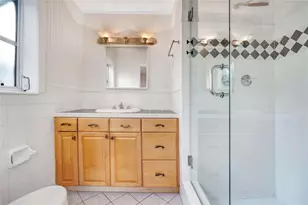 2142 NE 17th Ave, Wilton Manors, FL 33305 - Photo 26