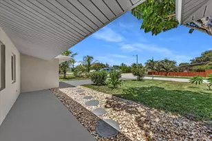 902 Garnett St, Lantana, FL 33462 - Photo 8