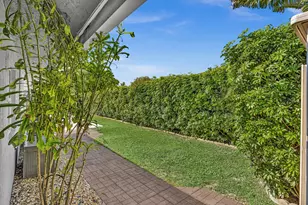 1021 Cherry Ln, Wellington, FL 33414 - Photo 14