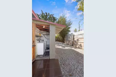 101 E 25th Street, West Palm Beach, FL 33404 - Photo 16