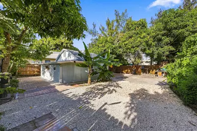 618 S Pine Street #B, Lake Worth, FL 33460 - Photo 16