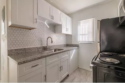 2516 Ave L #Unit b, Fort Pierce, FL 34947 - Photo 2