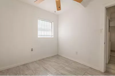 2516 Ave L #Unit b, Fort Pierce, FL 34947 - Photo 12